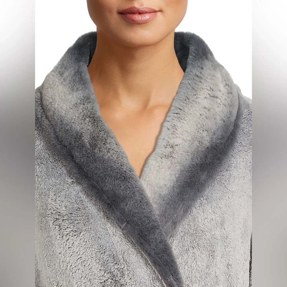 NWT Secret Treasures Superminky Sleep Robe